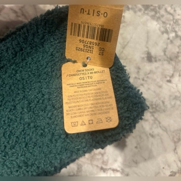 VS PINK Logo Marshmallow socks Green NWT - Picture 5 of 5